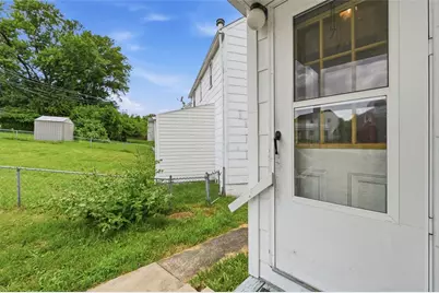 544 Thompson Ave, Clairton, PA 15025 - Photo 5