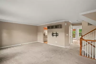 195 Southern Valley Ct, Adams Township, PA 16046 - Photo 7