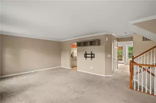 195 Southern Valley Ct, Adams Township, PA 16046 - Photo 7