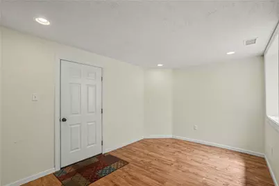 195 Southern Valley Ct, Adams Township, PA 16046 - Photo 3