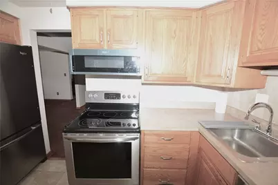 144 Elmwood Dr, Pittsburgh, PA 15116 - Photo 17