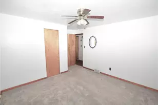 144 Elmwood Dr, Pittsburgh, PA 15116 - Photo 29