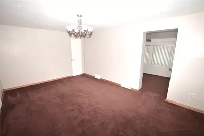 144 Elmwood Dr, Pittsburgh, PA 15116 - Photo 9
