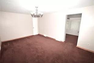 144 Elmwood Dr, Pittsburgh, PA 15116 - Photo 9