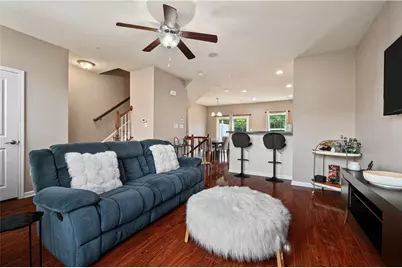 347 Sunrise Dr, Carnegie, PA 15106 - Photo 3
