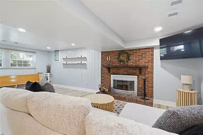 645 Carnival Dr, Pittsburgh, PA 15239 - Photo 31