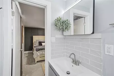 645 Carnival Dr, Pittsburgh, PA 15239 - Photo 21