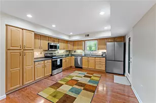 8510 Sundial Ln, Bridgeville, PA 15017 - Photo 11