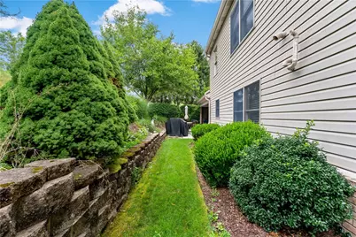 8510 Sundial Ln, Bridgeville, PA 15017 - Photo 37