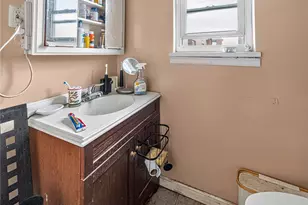 1240 Superior Ave, Marshall Shadeland, PA 15212 - Photo 7