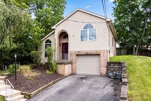 8400 Van Buren Dr, Pittsburgh, PA 15237 - Photo 3
