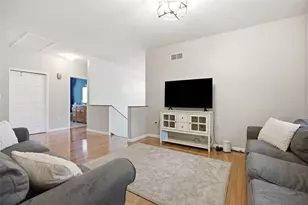 8400 Van Buren Dr, Pittsburgh, PA 15237 - Photo 11