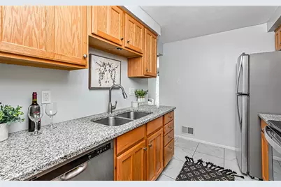 302 Elm Ct, Ross Twp, PA 15237 - Photo 5
