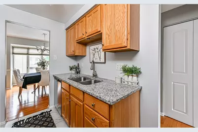 302 Elm Ct, Ross Twp, PA 15237 - Photo 7