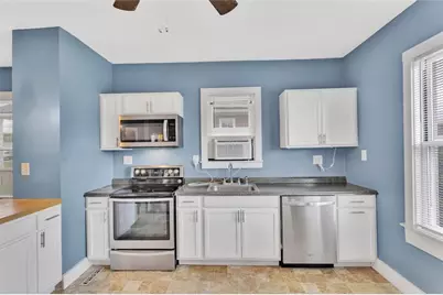 828 John St, Smith Township, PA 15054 - Photo 5