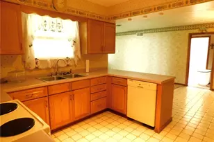 321 Meadowlark Dr, South Union Township, PA 15401 - Photo 9