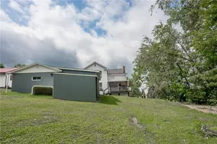 529 Seward St, Saint Clair Township, PA 15954 - Photo 25