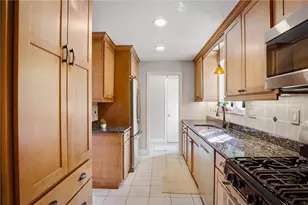 815 Country Club Dr, Pittsburgh, PA 15228 - Photo 17