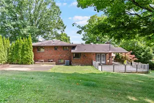 4778 S Emblem Dr, Pittsburgh, PA 15236 - Photo 35