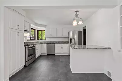 4778 S Emblem Dr, Pittsburgh, PA 15236 - Photo 7