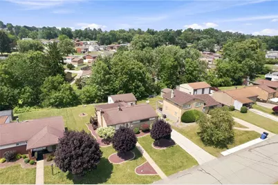 13581 St Clair Dr, North Huntingdon, PA 15642 - Photo 5