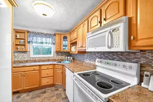 1952 Colleen Dr, North Huntingdon, PA 15642 - Photo 11