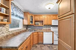 1952 Colleen Dr, North Huntingdon, PA 15642 - Photo 9