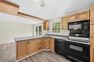 1446 Balsam Dr, Pittsburgh, PA 15101 - Photo 9