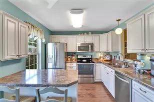 116 Hillvue Dr, Seven Fields Boro, PA 16046 - Photo 5
