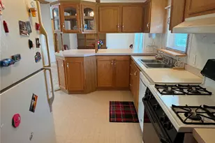 127 Marylynn Ln, Adams Township, PA 16059 - Photo 9
