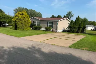 127 Marylynn Ln, Adams Township, PA 16059 - Photo 1