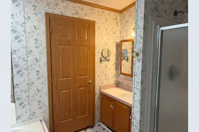 127 Mary Lynn Ln, Adams Township, PA 16059 - Photo 17