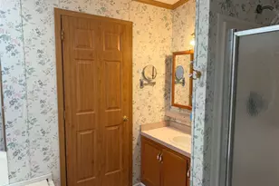 127 Marylynn Ln, Adams Township, PA 16059 - Photo 17