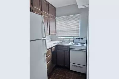 5839 Darlington Rd #1, Pittsburgh, PA 15217 - Photo 3