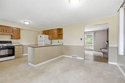 1825 Dixon Way, Patterson Township, PA 15010 - Photo 7