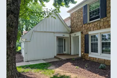 1770 Foxcroft Ln #201, Pittsburgh, PA 15101 - Photo 1