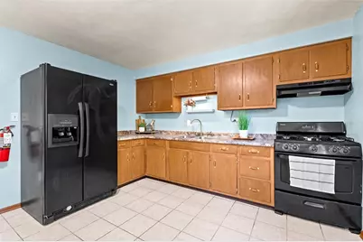 538 Newport Dr, Hempfield Township, PA 15601 - Photo 5