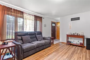 538 Newport Dr, Hempfield Township, PA 15601 - Photo 9
