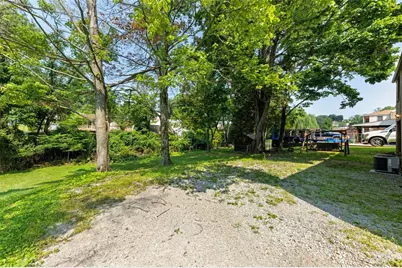 538 Newport Dr, Hempfield Township, PA 15601 - Photo 7