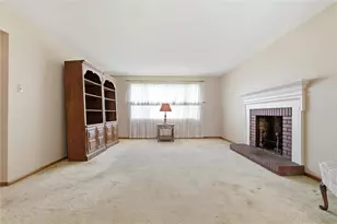 38 Jefferson Ave, Monessen, PA 15062 - Photo 9