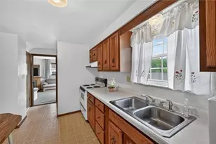 2975 Leechburg Rd, Pittsburgh, PA 15239 - Photo 3