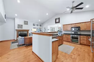 673 Chesapeake Ct, Hermitage, PA 16148 - Photo 7
