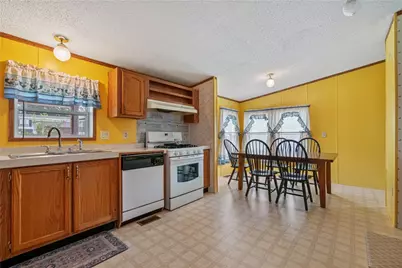736 Regent Dr, Chartiers, PA 15301 - Photo 7