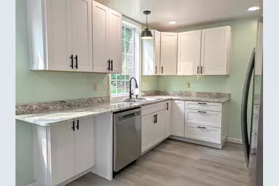 910 Burton, Youngwood, PA 15697 - Photo 7