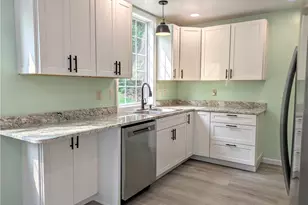 910 Burton, Youngwood, PA 15697 - Photo 7