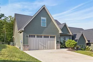 113 Hemingway Ln, Kennedy Township, PA 15108 - Photo 1