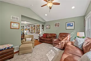1628 Harvest Hill Dr, Pittsburgh, PA 15239 - Photo 5