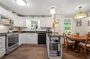 1628 Harvest Hill Dr, Pittsburgh, PA 15239 - Photo 13