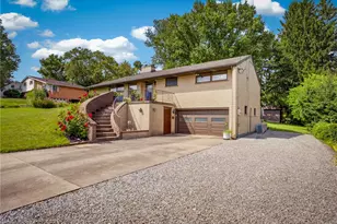 11 Ellen Dr, Robinson Twp, PA 15136 - Photo 3