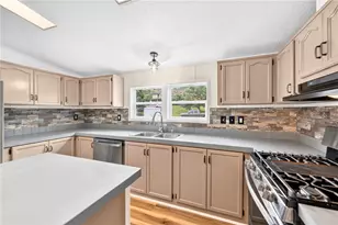 218 Florence Dr, Menallen Township, PA 15401 - Photo 17